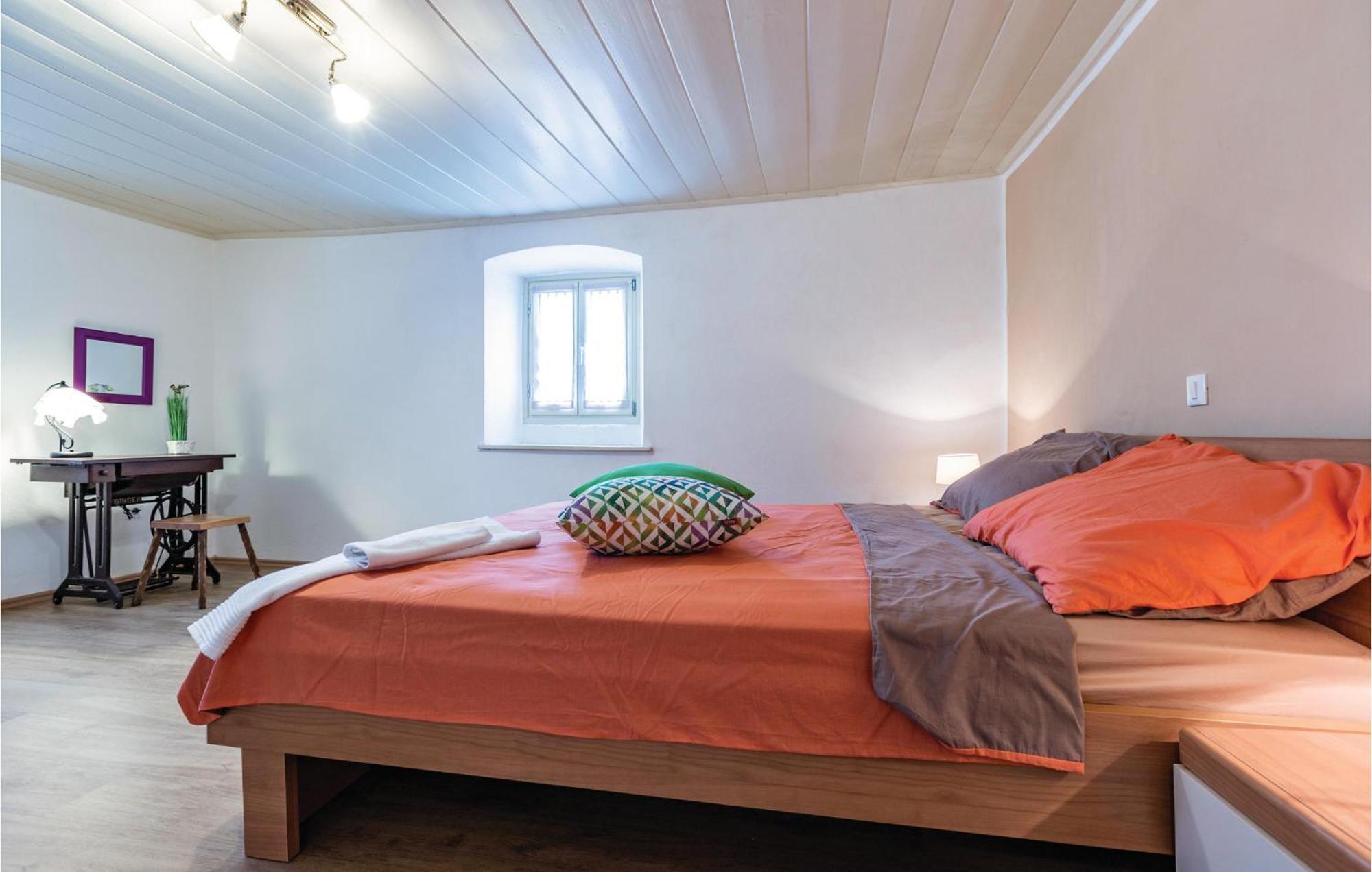 Cozy Home In Pazin With House A Panoramic View Exterior photo
