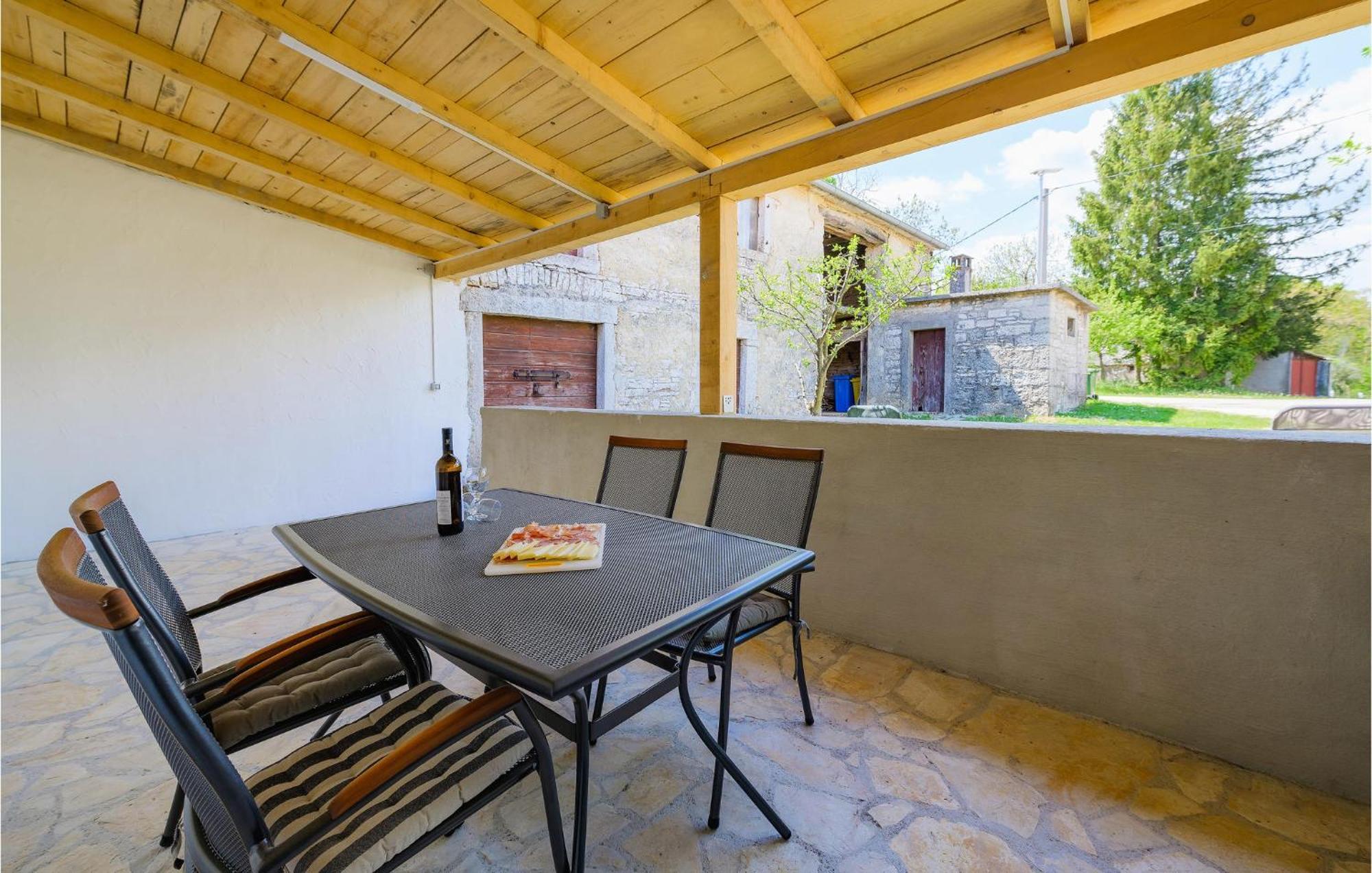 Cozy Home In Pazin With House A Panoramic View Exterior photo