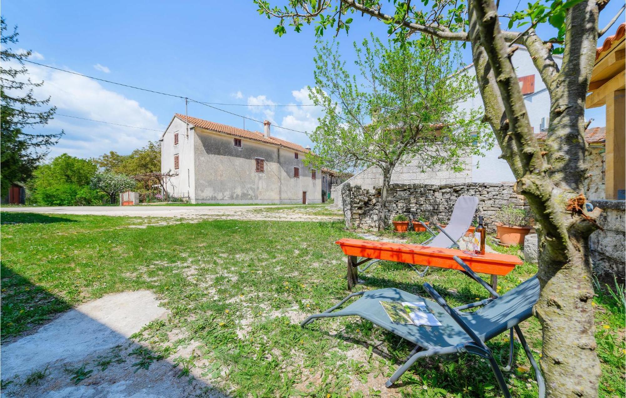 Cozy Home In Pazin With House A Panoramic View Exterior photo