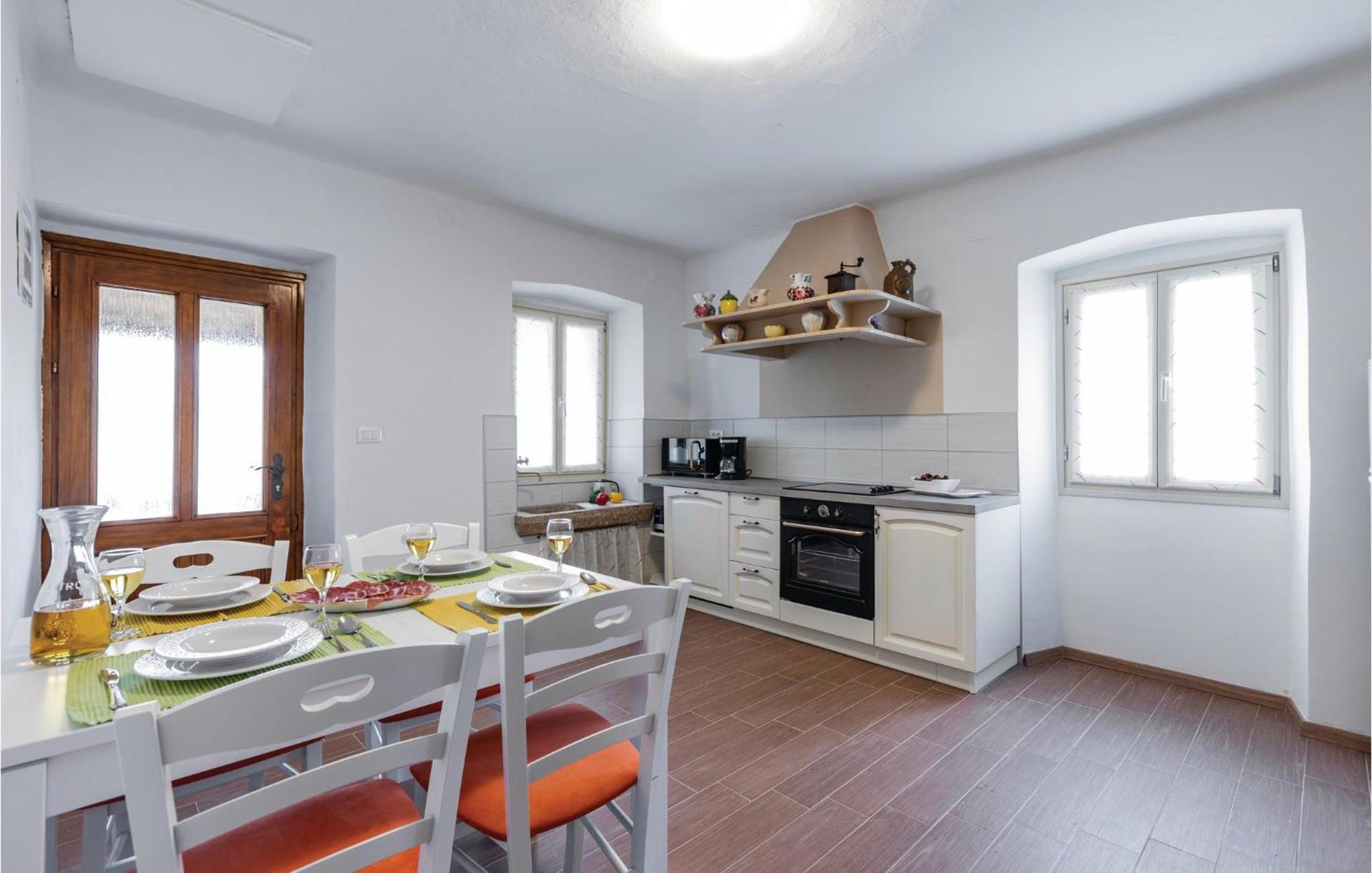Cozy Home In Pazin With House A Panoramic View Exterior photo